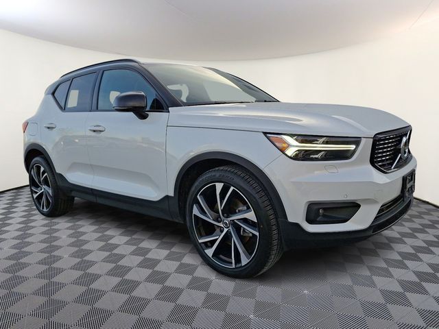 2020 Volvo XC40 R-Design