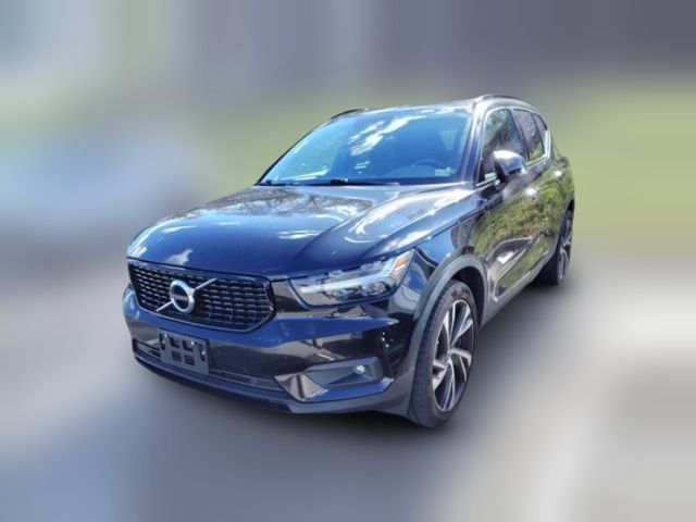 2020 Volvo XC40 R-Design