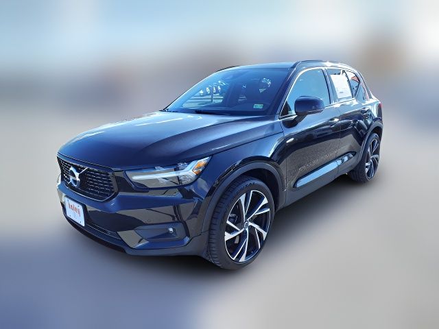 2020 Volvo XC40 R-Design