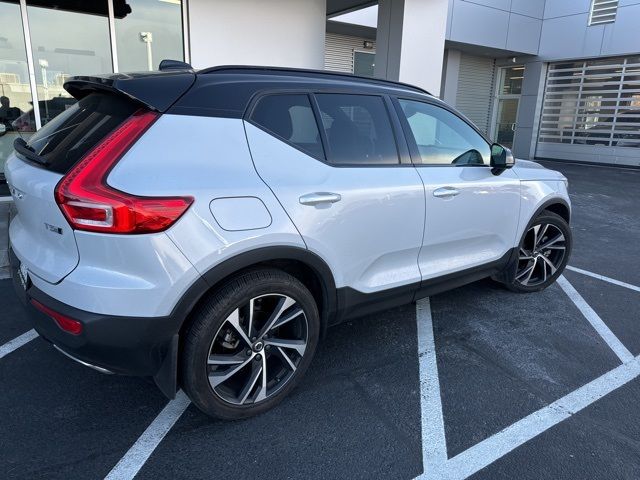 2020 Volvo XC40 R-Design