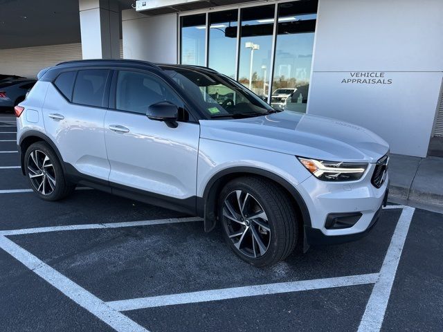 2020 Volvo XC40 R-Design