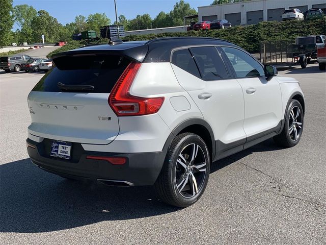 2020 Volvo XC40 R-Design