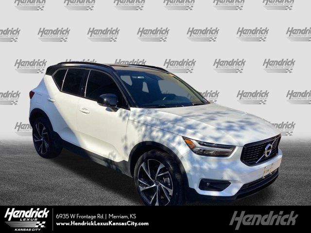 2020 Volvo XC40 R-Design