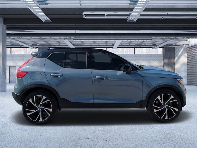 2020 Volvo XC40 R-Design