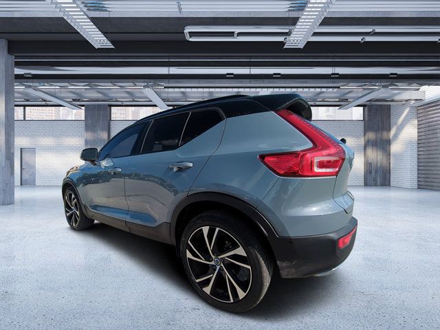 2020 Volvo XC40 R-Design