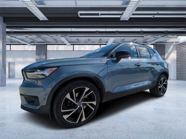 2020 Volvo XC40 R-Design