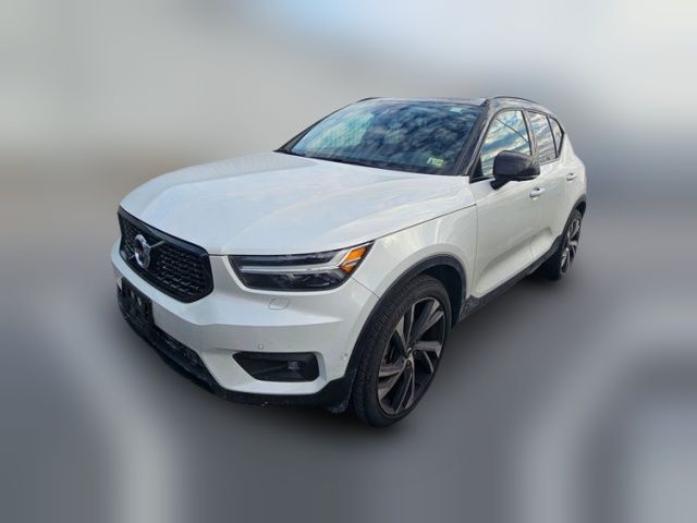 2020 Volvo XC40 R-Design