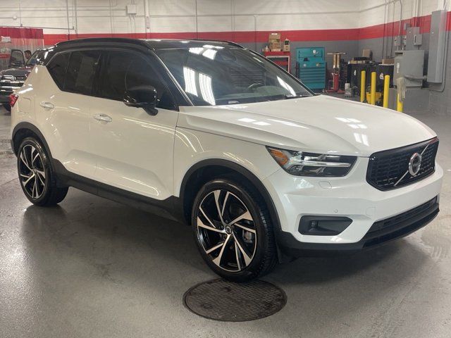 2020 Volvo XC40 R-Design