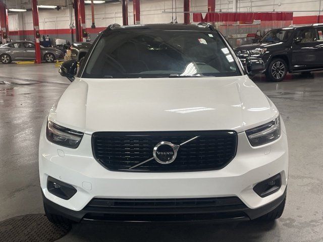 2020 Volvo XC40 R-Design