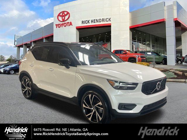 2020 Volvo XC40 R-Design