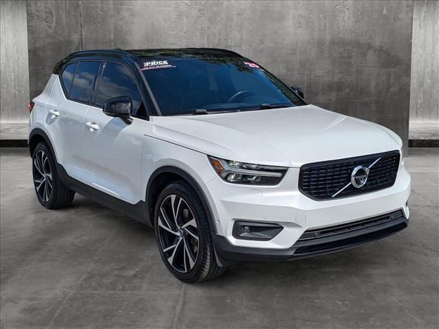 2020 Volvo XC40 R-Design