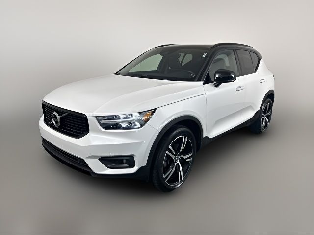 2020 Volvo XC40 R-Design