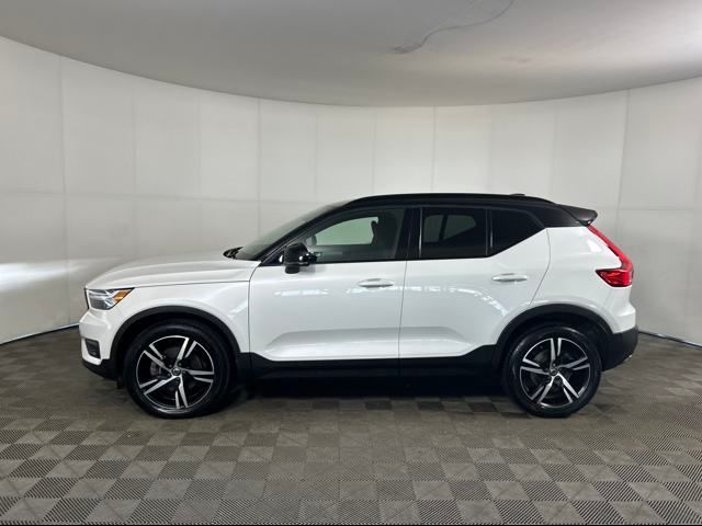 2020 Volvo XC40 R-Design