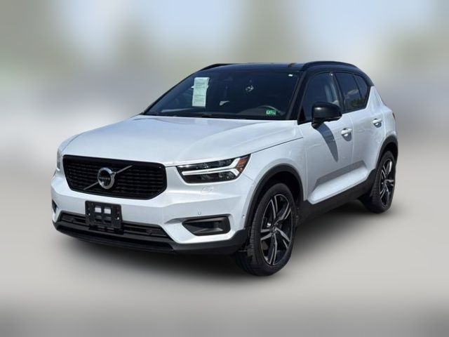 2020 Volvo XC40 R-Design