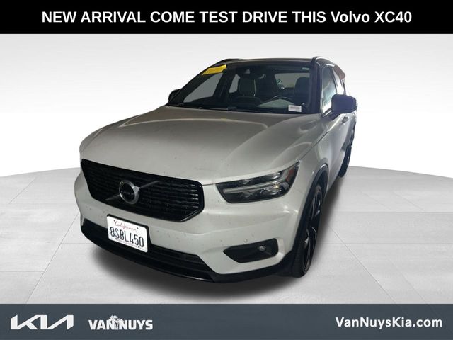 2020 Volvo XC40 R-Design