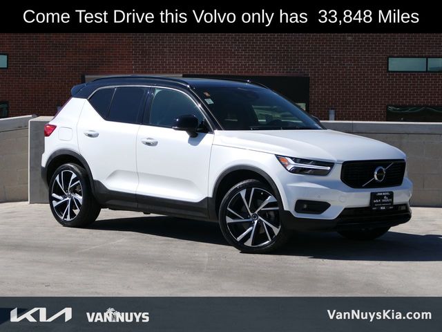 2020 Volvo XC40 R-Design