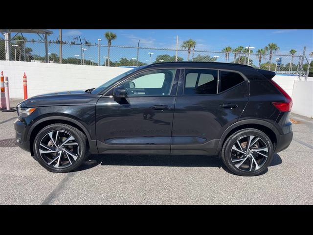 2020 Volvo XC40 R-Design