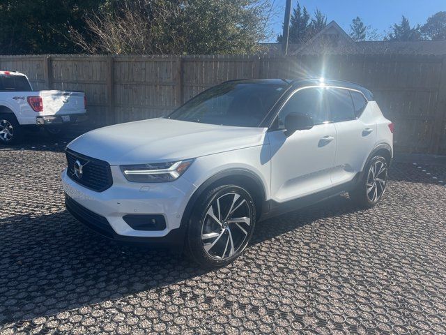 2020 Volvo XC40 R-Design