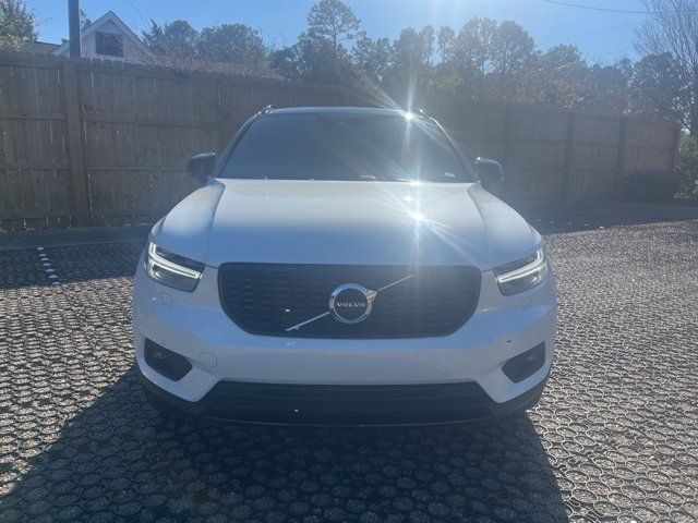 2020 Volvo XC40 R-Design