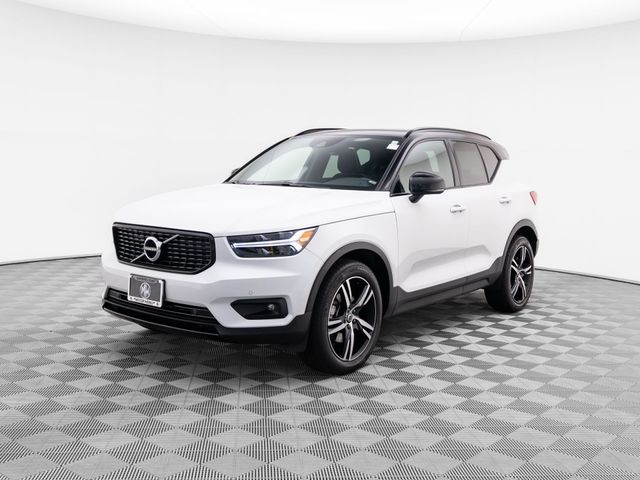 2020 Volvo XC40 R-Design