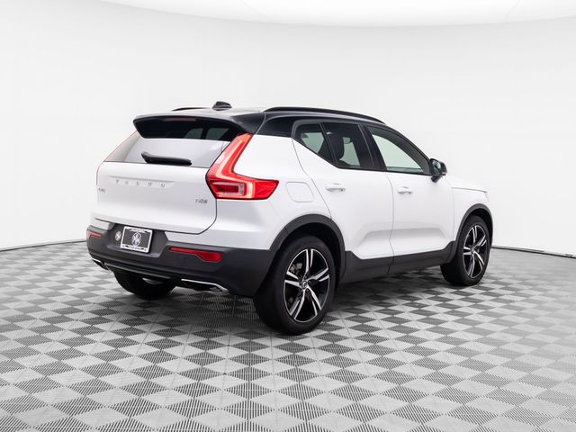 2020 Volvo XC40 R-Design