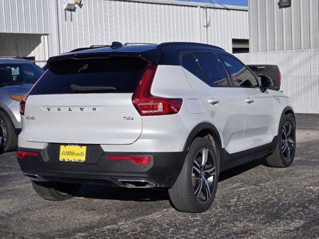 2020 Volvo XC40 R-Design