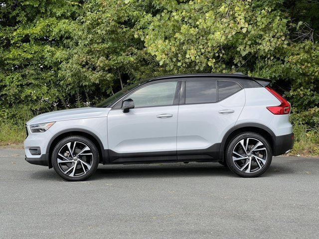 2020 Volvo XC40 R-Design