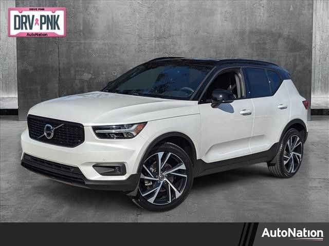 2020 Volvo XC40 R-Design