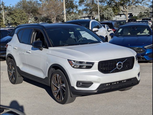 2020 Volvo XC40 R-Design