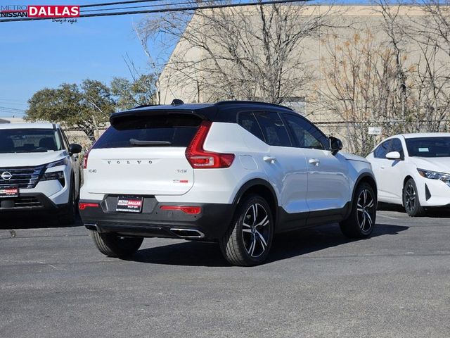 2020 Volvo XC40 R-Design
