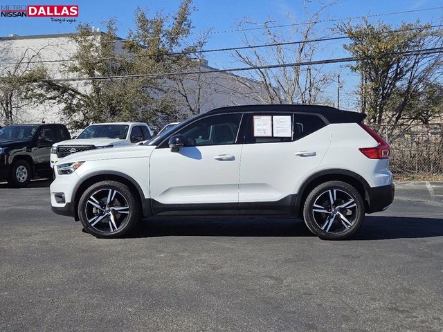 2020 Volvo XC40 R-Design