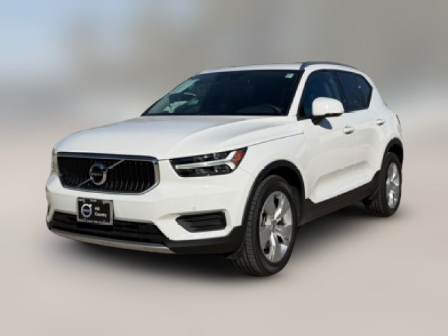 2020 Volvo XC40 Momentum
