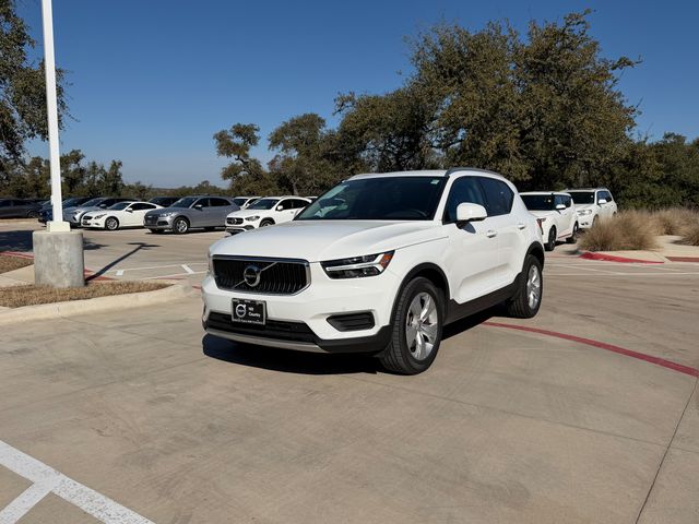 2020 Volvo XC40 Momentum