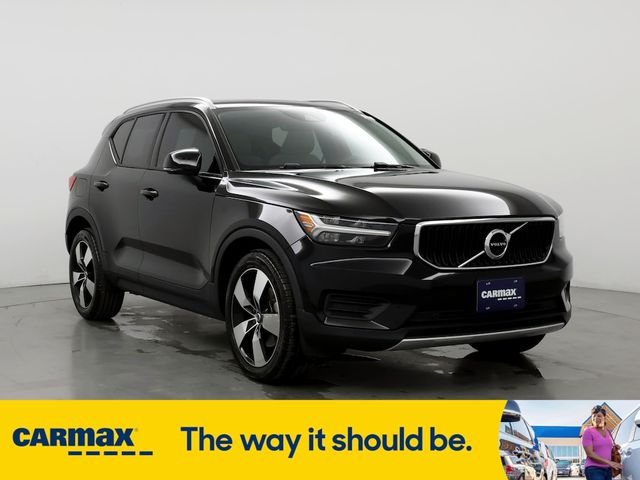 2020 Volvo XC40 Momentum