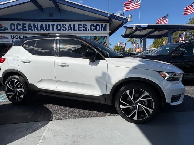 2020 Volvo XC40 R-Design