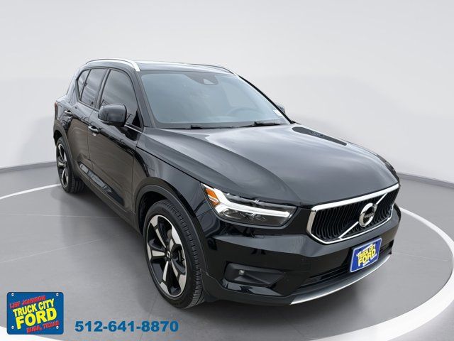 2020 Volvo XC40 Momentum