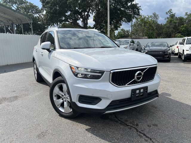 2020 Volvo XC40 Momentum