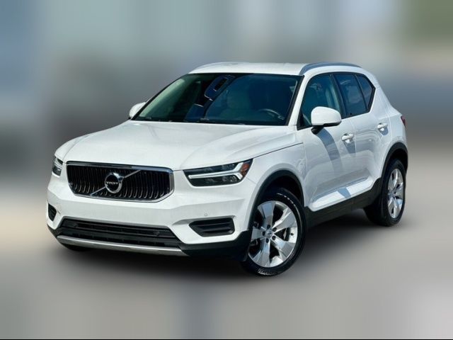 2020 Volvo XC40 Momentum