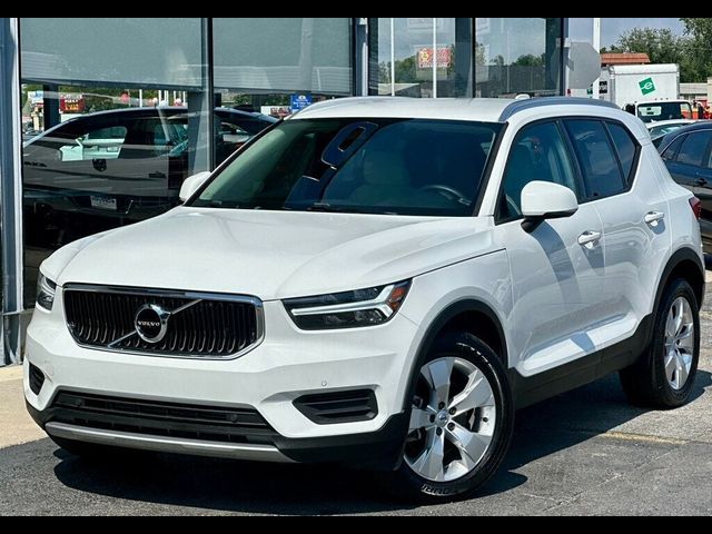 2020 Volvo XC40 Momentum