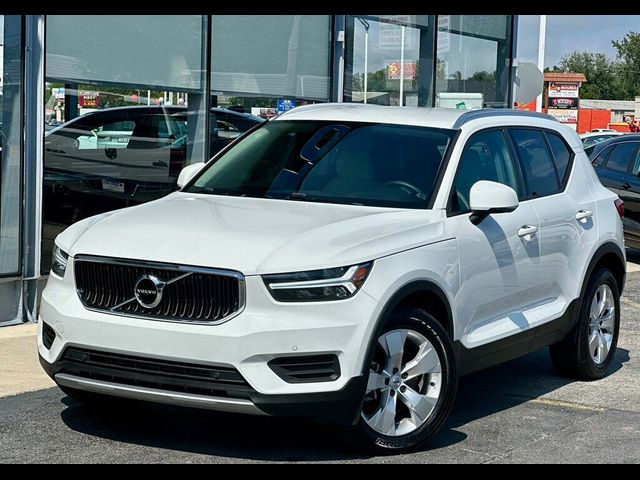 2020 Volvo XC40 Momentum