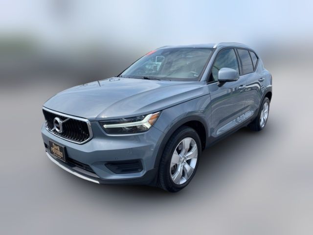 2020 Volvo XC40 Momentum