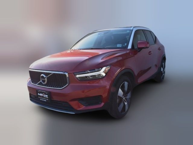 2020 Volvo XC40 Momentum