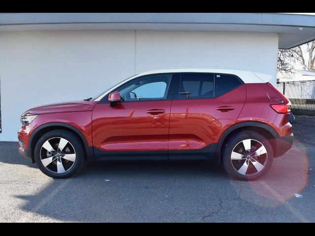 2020 Volvo XC40 Momentum