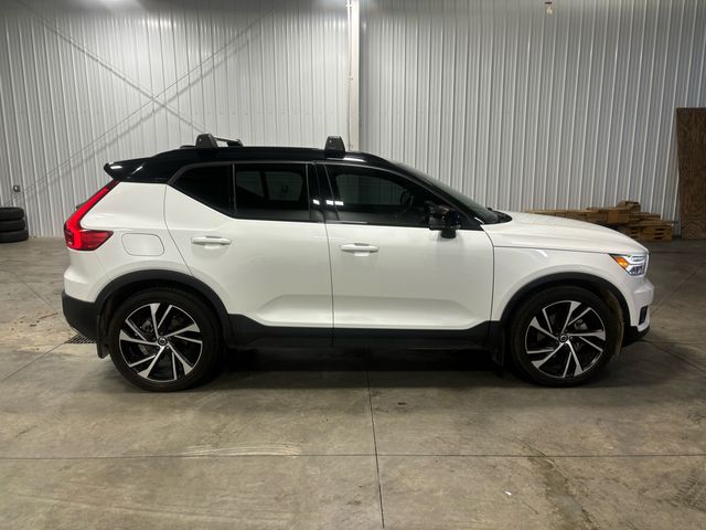 2020 Volvo XC40 R-Design