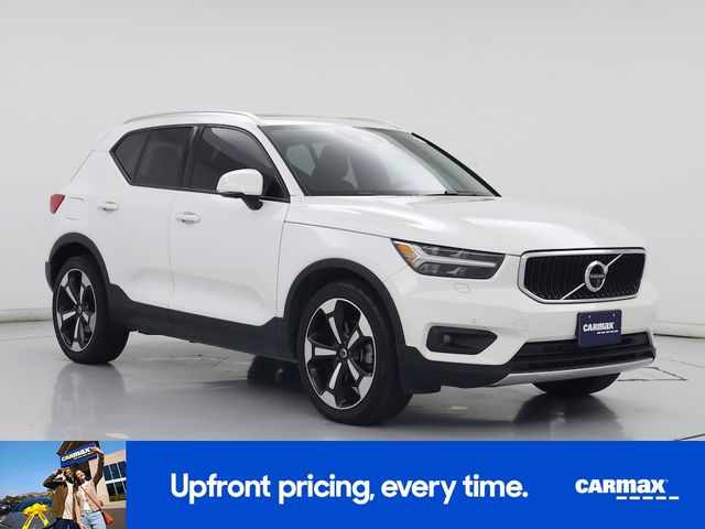 2020 Volvo XC40 Momentum