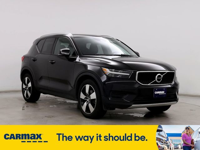 2020 Volvo XC40 Momentum