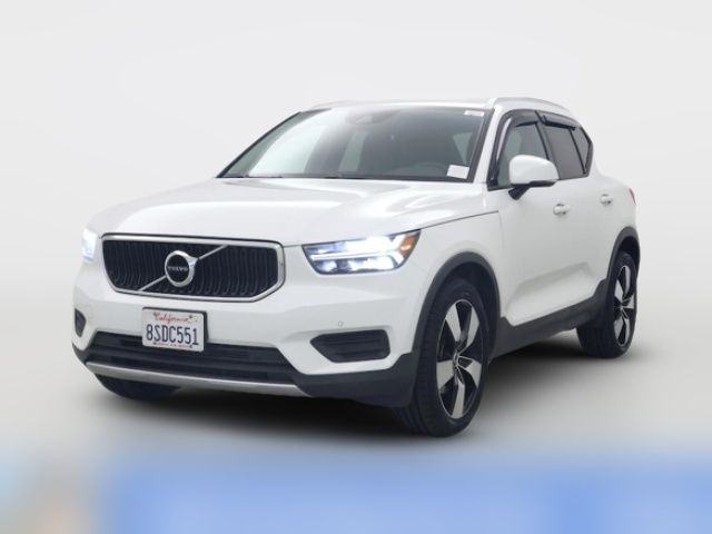 2020 Volvo XC40 Momentum