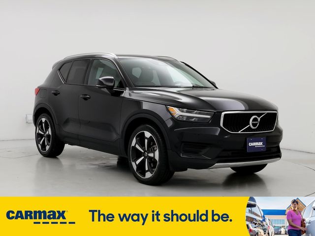 2020 Volvo XC40 Momentum