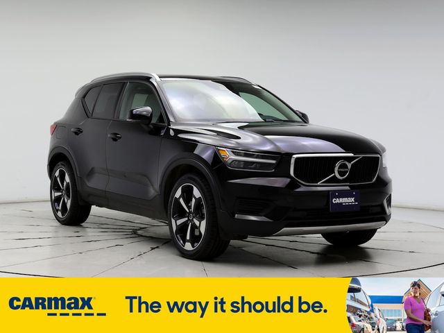 2020 Volvo XC40 Momentum