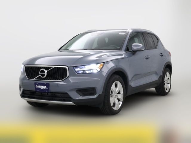 2020 Volvo XC40 Momentum